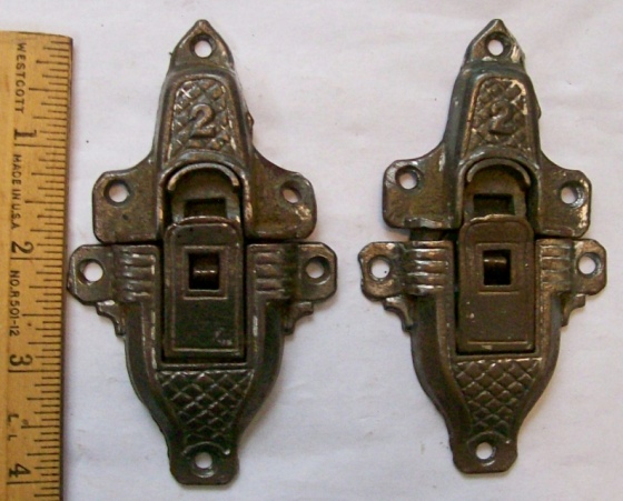 M115 - Antique Iron Trunk Latches #2