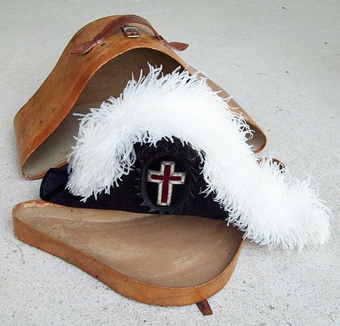 T114 - Knights Templar Hat & Case