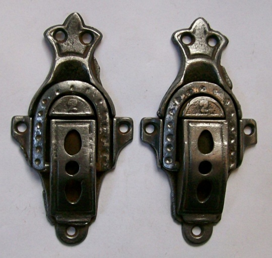 M100 - Antique Iron Trunk Latches #2