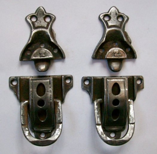 M100 - Antique Iron Trunk Latches #2