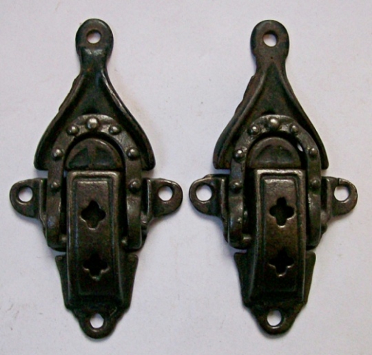 M116 - Antique Iron Trunk Latches #1