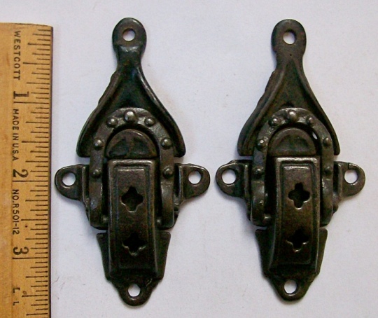 M116 - Antique Iron Trunk Latches #1