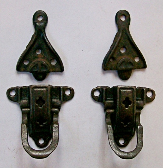 M116 - Antique Iron Trunk Latches #1