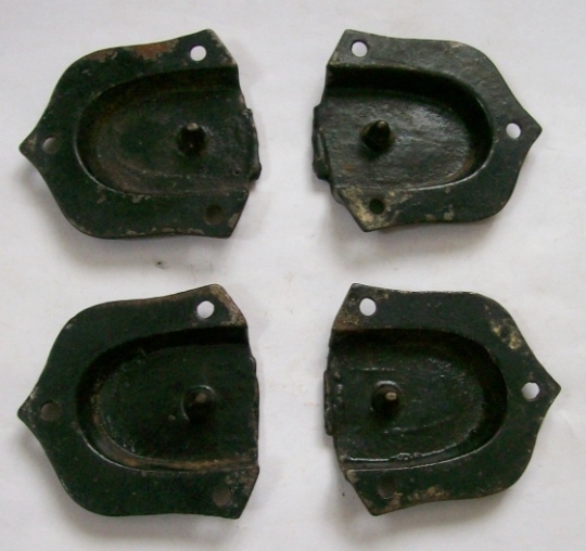 M125 - Cast Iron Trunk Handle Caps