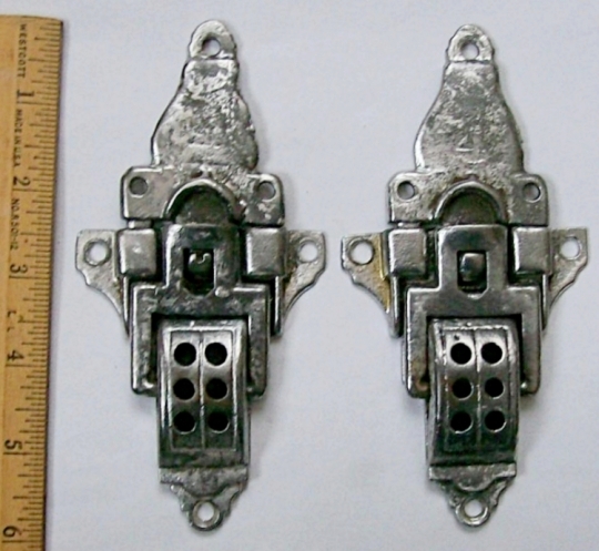 M129 - Pair #4 Antique Trunk Latches