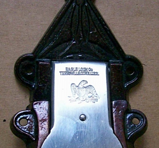 L101 - Rare Eagle Trunk Lock & Key