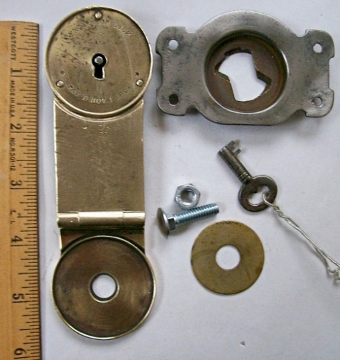 L102 - Antique Excelsior Brass Lock & Key