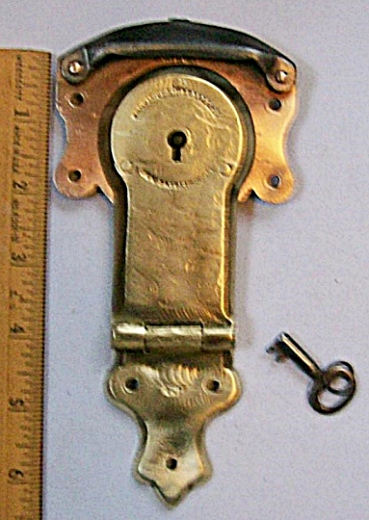 L125 - Antique Brass Corbin Trunk Lock & Key