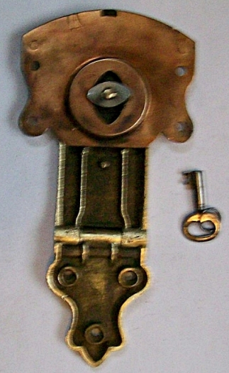 L125 - Antique Brass Corbin Trunk Lock & Key