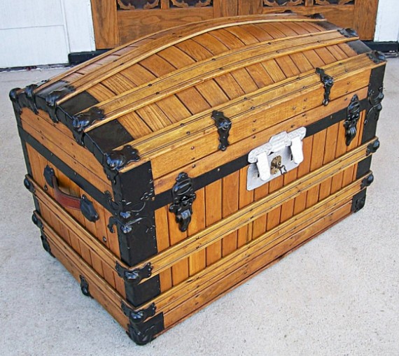 T100 - Rare Excelsior Oak Slat Trunk